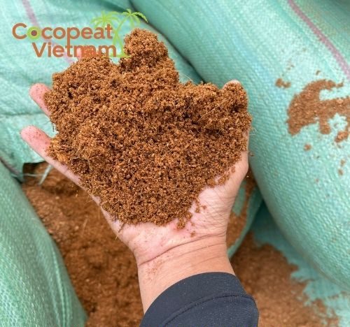 Mụn dừa lót chuồng tự nhiên cho thú cưng và chăn nuôi