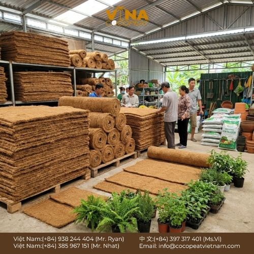 Khám phá 7 lợi ích của thảm xơ dừa cho vườn ươm: giữ ẩm, chống cỏ dại, bảo vệ đất, hỗ trợ rễ phát triển và canh tác bền vững.