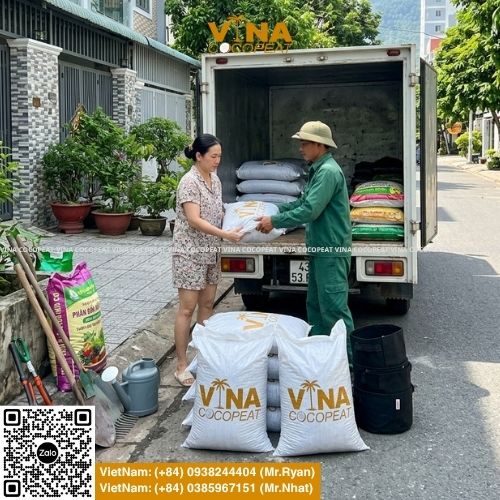 Tìm hiểu 5 nhóm nhà cung cấp vật tư nông nghiệp Đà Nẵng uy tín, cách chọn hạt giống, phân bón, mụn dừa, giá thể và dụng cụ canh tác phù hợp.