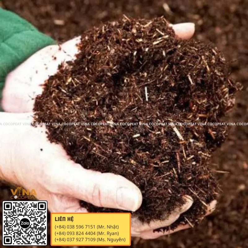 Xơ dừa làm phân hữu cơ sau khi ủ hoai mục cho cây trồng