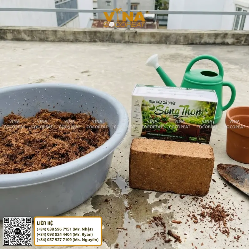 Cách làm nở viên nén mụn dừa xả chát Sông Thom 500g bằng nước