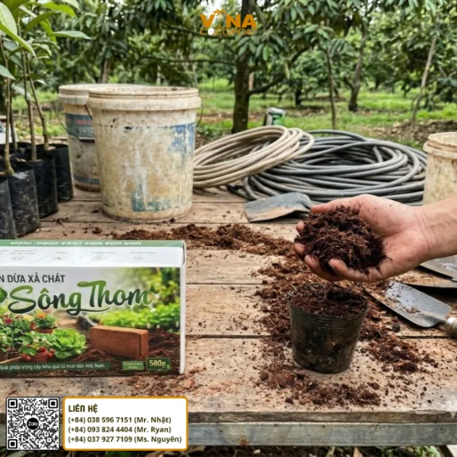 Phối trộn mụn dừa Sông Thom với Perlite và trấu hun làm giá thể trồng hoa và cây cảnh