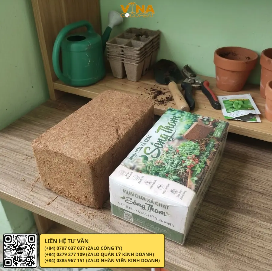 Mụn dừa ép khối 500g Sông Thom nhỏ gọn giúp dễ lưu trữ và sử dụng tại nhà